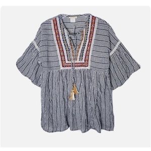 Sweet Magnolia Embroidered Boho Striped
Peasant Top. Size L